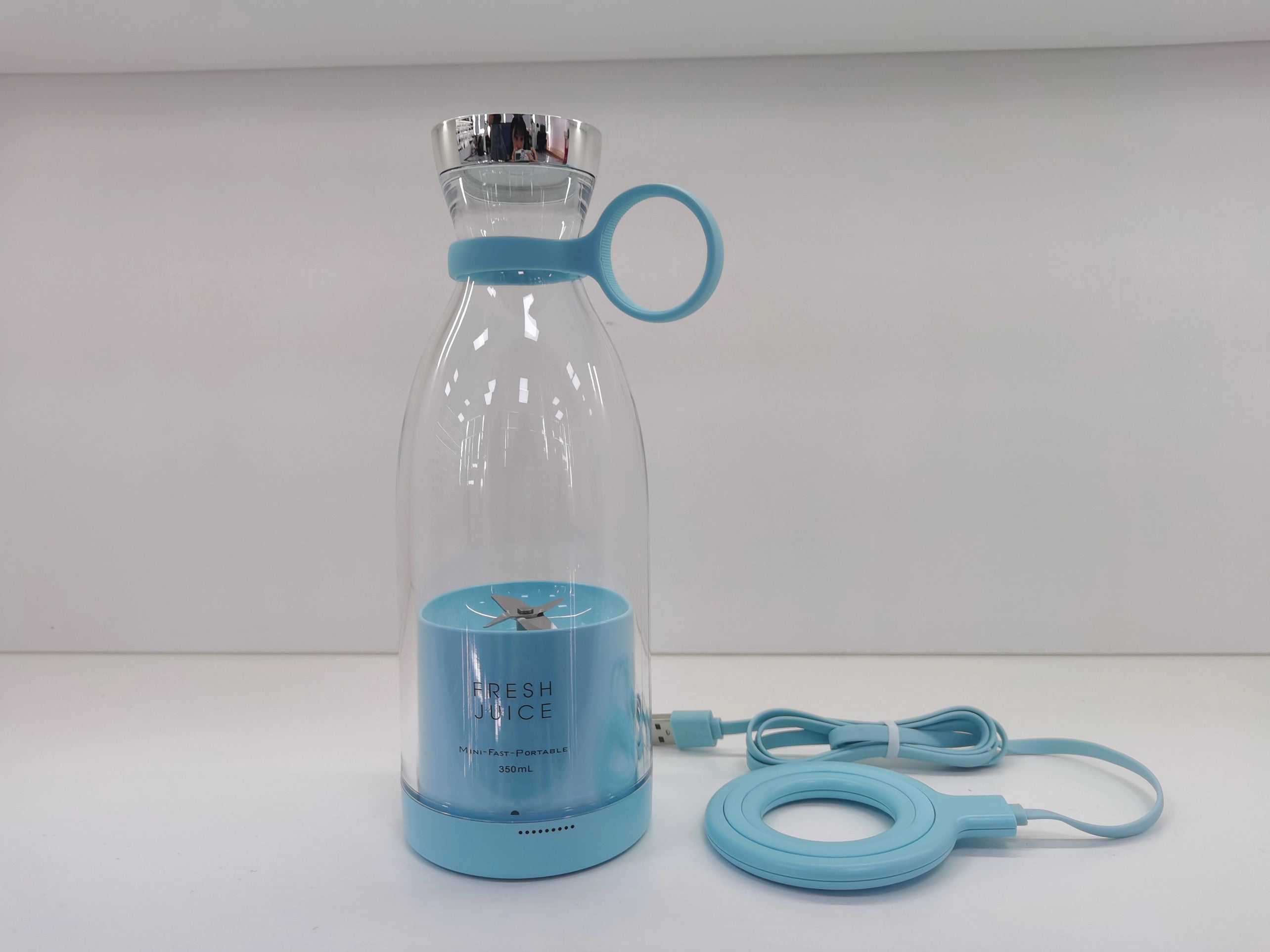 Fresh Juice Co Portable Blender – Blend Smoothies Anywhere